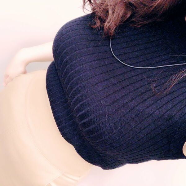 電車でプロフ確認してたら彼女が隣に座ってた話